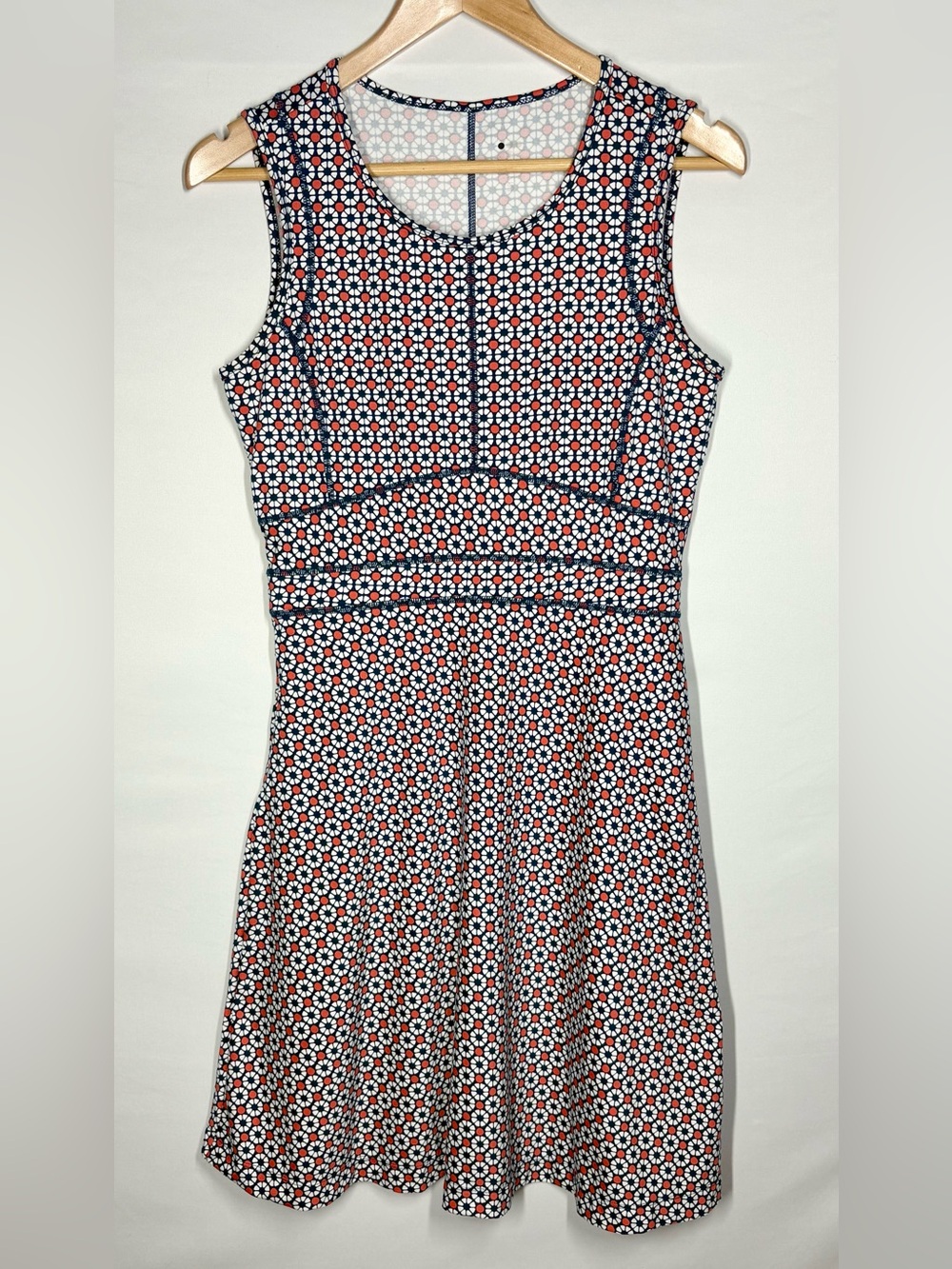 Title Nine Tank Dream Dress in Red & White Floral Geo Print. Small
